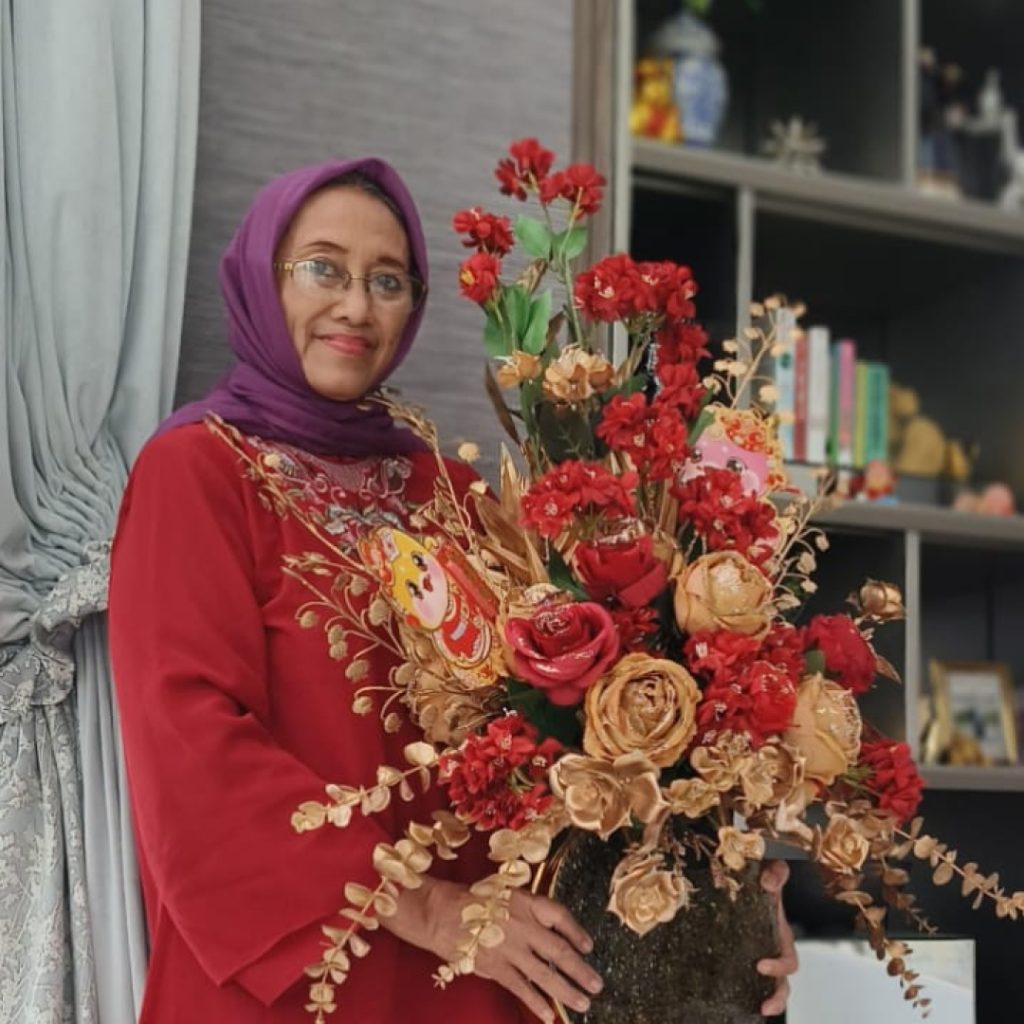 Profil Pemilik Kursus merangkai bunga surabaya